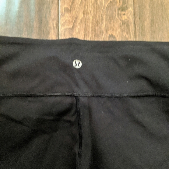 Black Lululemon Staple Crops - Picture 3 of 3